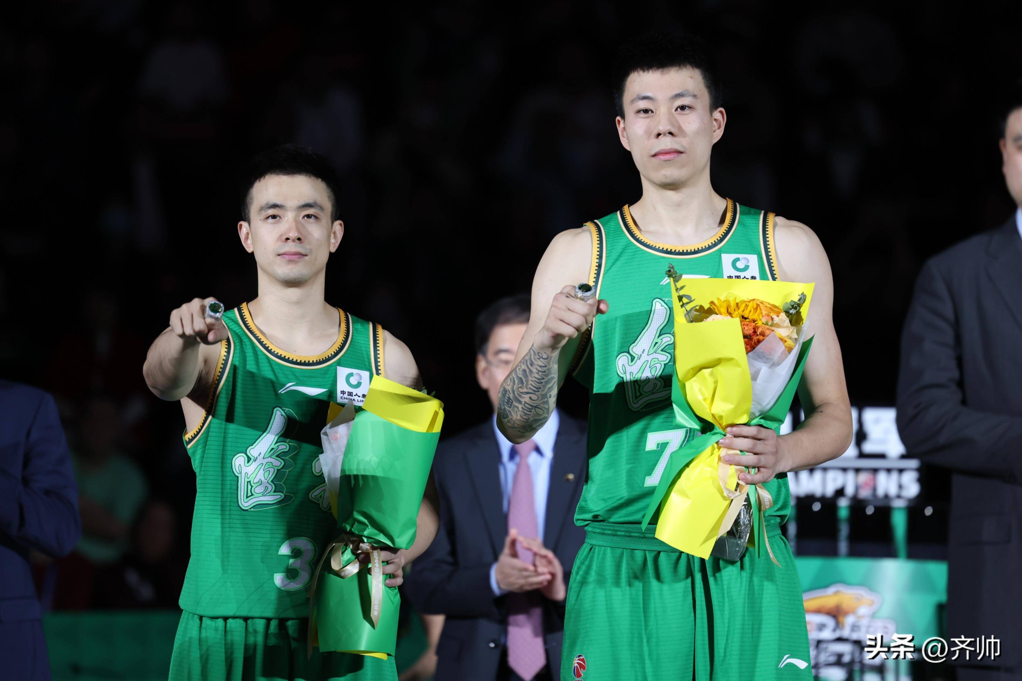 包含广州队翻盘独行侠，张镇麟统治全场的词条