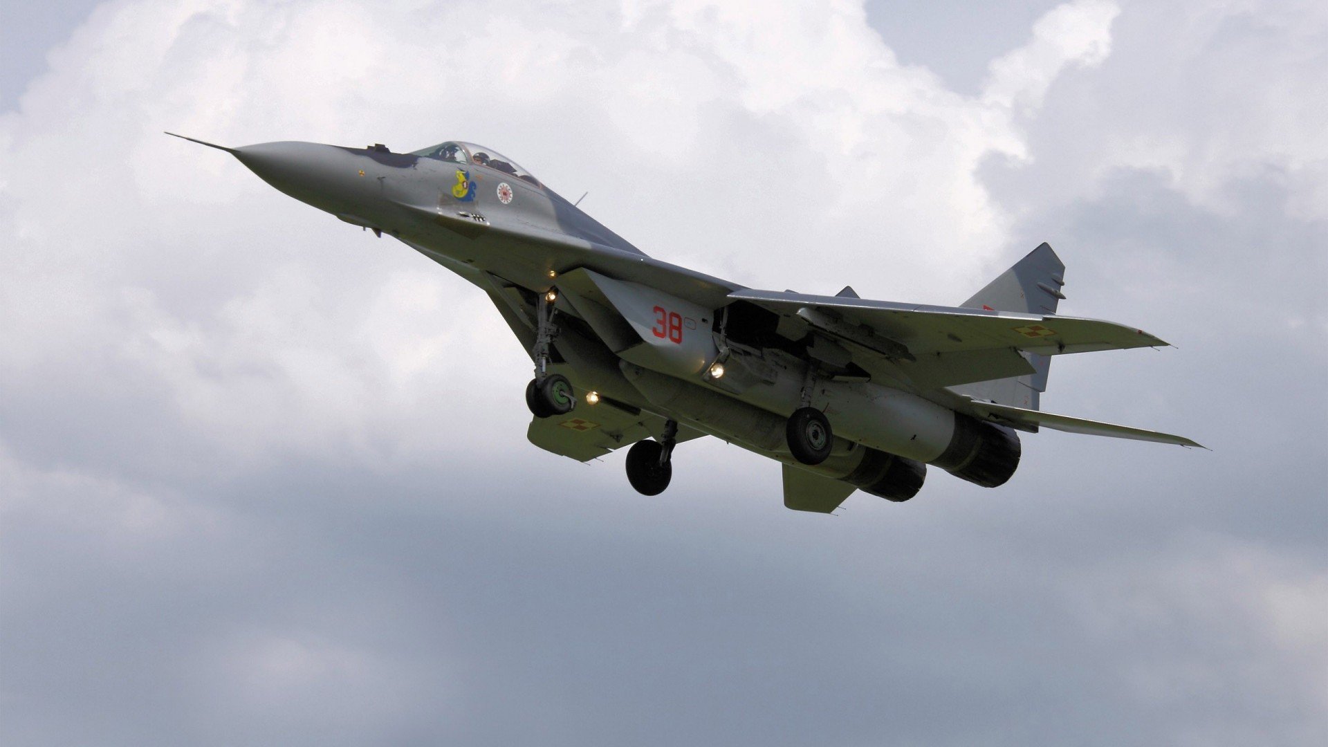 爱游戏入口-德意志铁流摧垮塞维利亚堡垒，哈弗茨化身破城锤