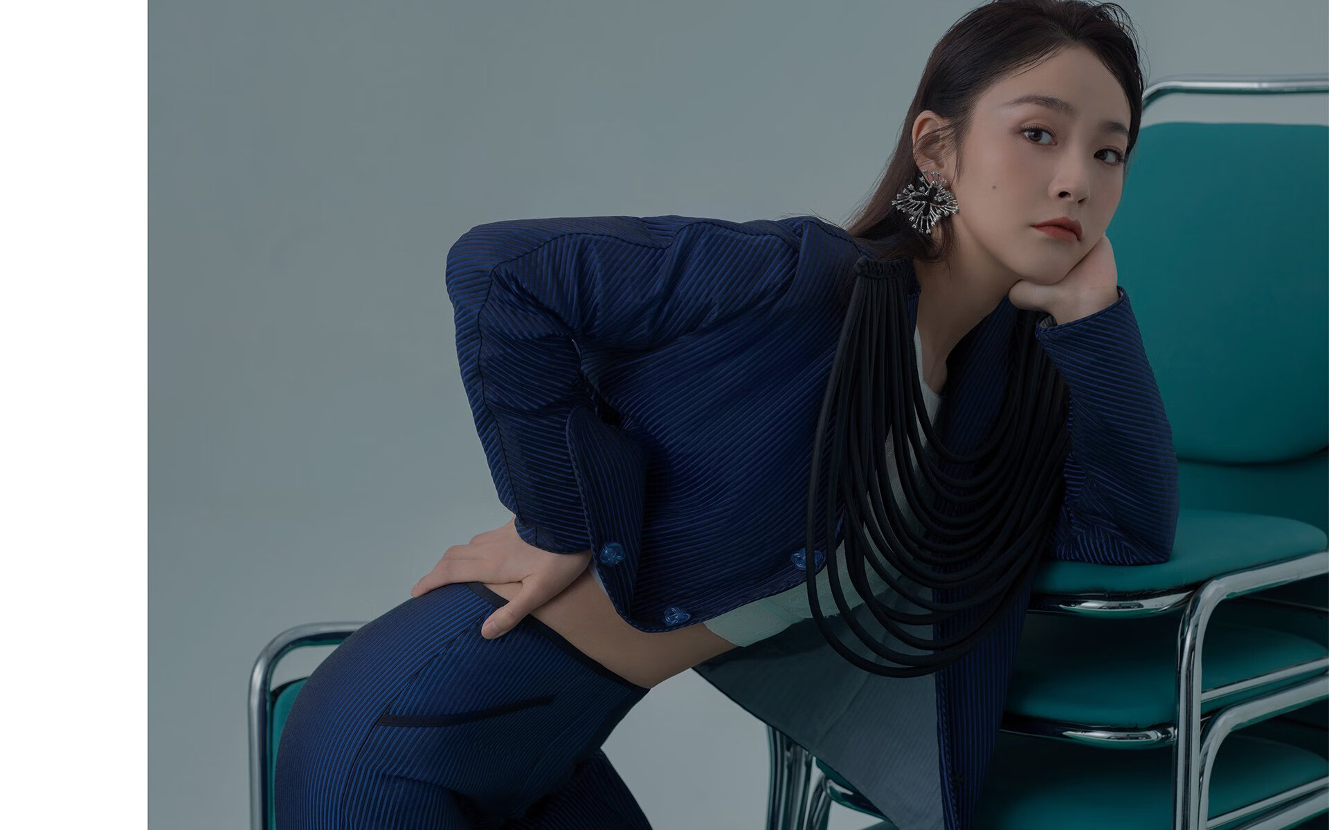 爱游戏大厅-唯一性的双重奏，阿尔及利亚封锁法国与穆勒在F1年度争冠的接管